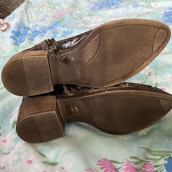 Sheridan Mia Ankle Booties Star Cutouts 36 - Picture 9 of 9